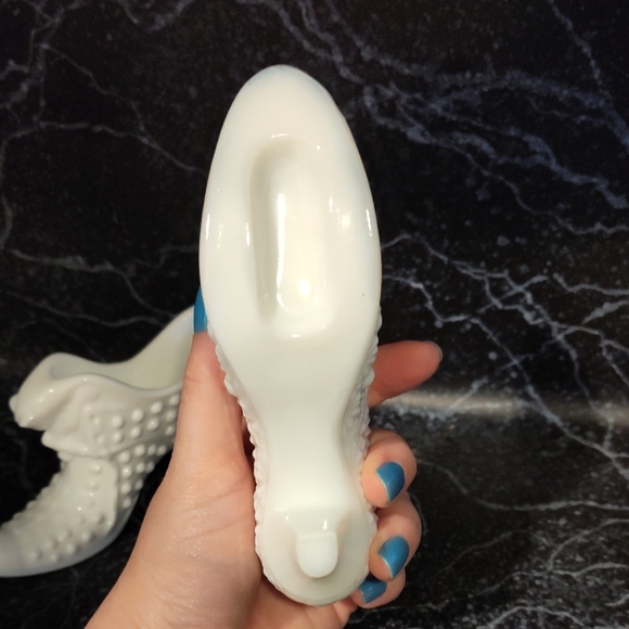 2 Fenton Shoe Slippers Daisy And Button And Cat Hobnail Patterns Milk - Picture 7 of 7